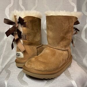 Uggs Bailey Bow II Kids Sheepskin boots